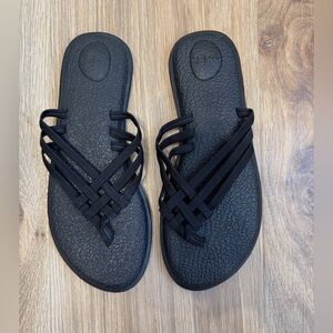 Sanuk Yoga Mat Strappy Thong Sandals Black Women’s Size 6 NWOT